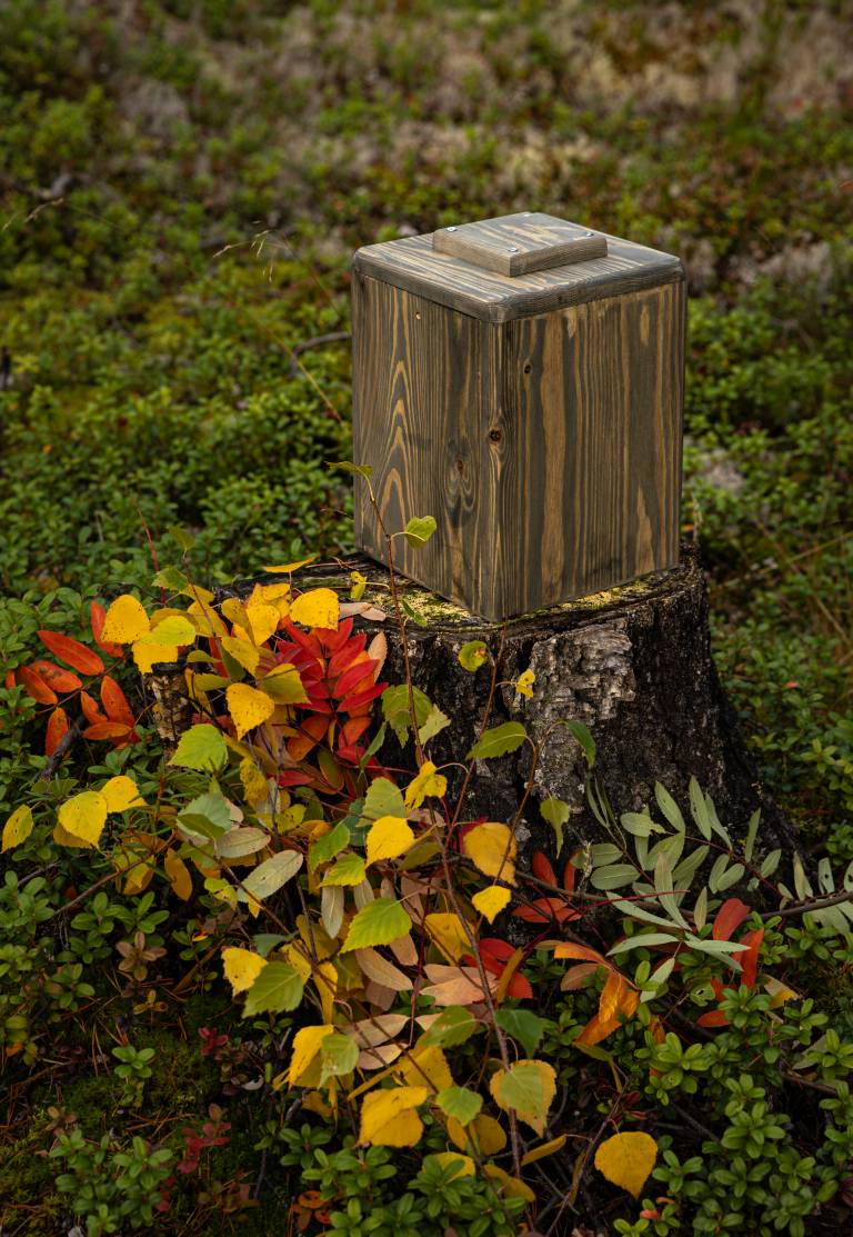 Luppo - Luonnonvärinen tummanharmaa tuhkauurna - Hautaustoimisto Hautaus Koponen Rovaniemi