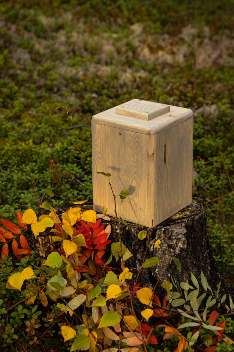 Jäkälä - Luonnonvärinen vaaleanharmaa tuhkauurna - Hautaustoimisto Hautaus Koponen Rovaniemi